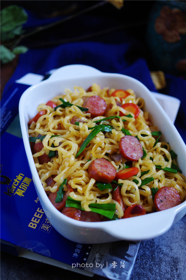 Bawang Supermarket丨fried Noodles with Beef Sausage recipe