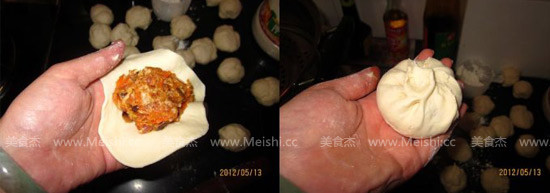 Pork Bun with Mushrooms and Carrots recipe