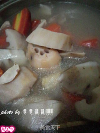 Lotus Root Cuttlefish Big Bone Soup recipe