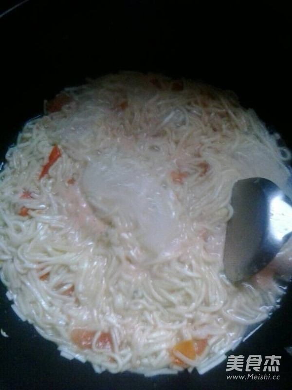 Marinated Noodles with Tomato and Egg recipe