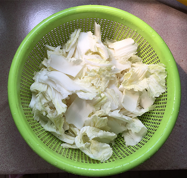 Stir-fried Black Fungus with Chinese Cabbage recipe