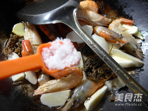 Stir-fried Large Head Shrimp with Plum Dried Vegetables and Rice White recipe