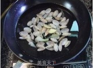 Mouthful of Rich Sauce-----clam with Curry Sauce recipe