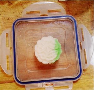 Yutu Colorful Snowy Mooncakes recipe