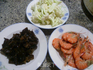 Stir-fried Cauliflower with Black Fungus and Shrimp recipe