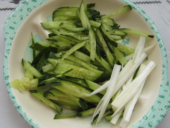 Mung Bean Sprouts Mixed with Shredded Chicken recipe