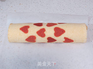 Tanabata Valentine's Day [cheese Cake Roll with Hearts in Love] recipe
