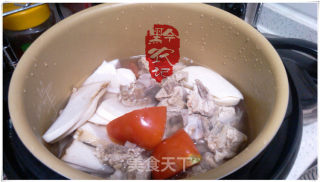 Grey Tofu, Pleurotus Eryngii, Tomato Pork Rib Soup recipe