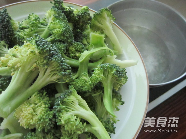 Fried Dried Squid with Broccoli recipe