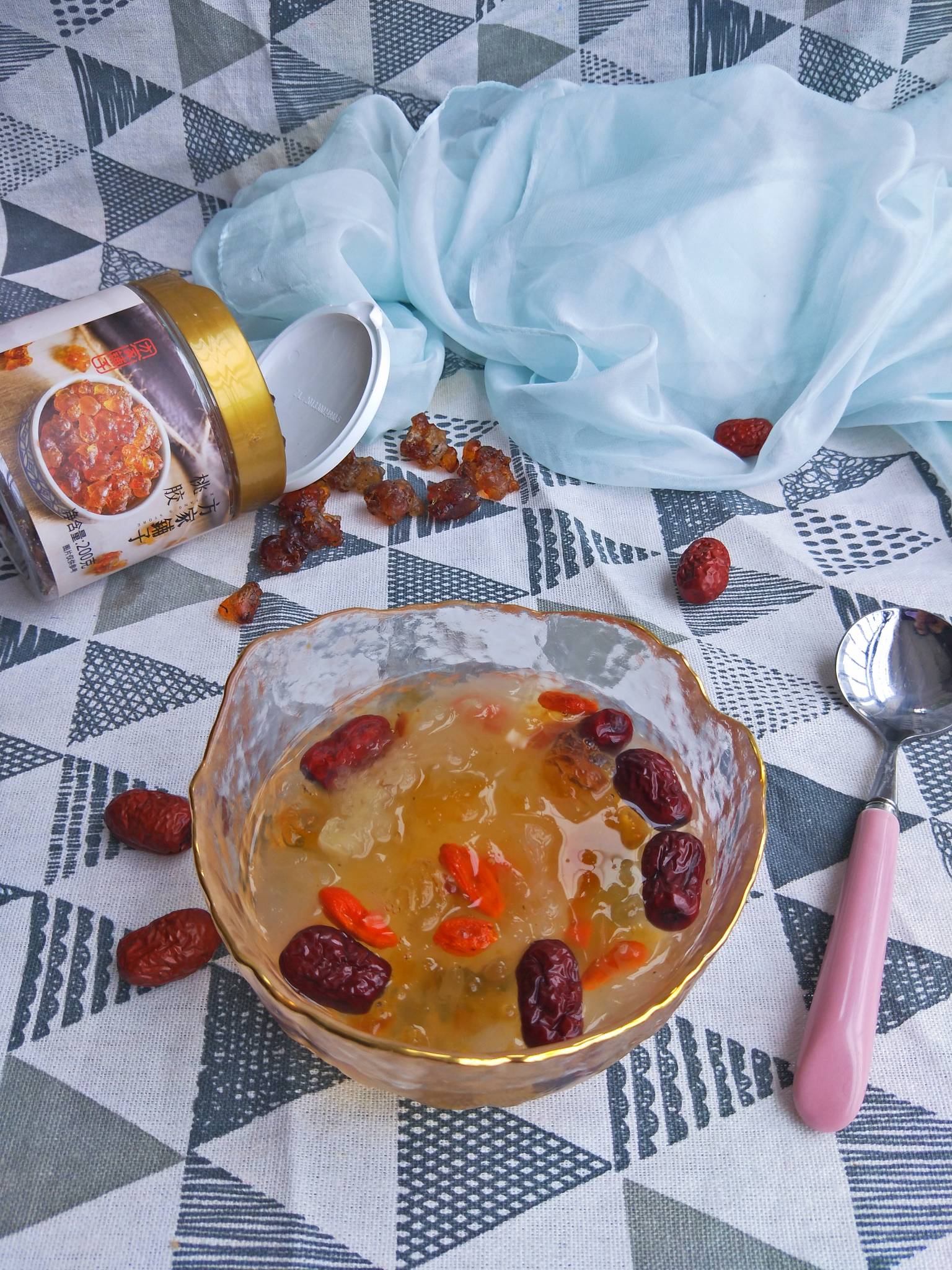 Peach Gum White Fungus Soup recipe