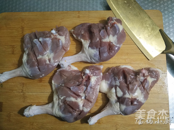Roasted Duck Leg with Honey Sauce and Black Pepper recipe
