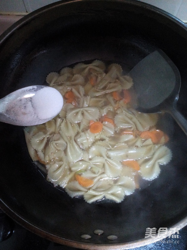 Carrot Butterfly Noodle recipe