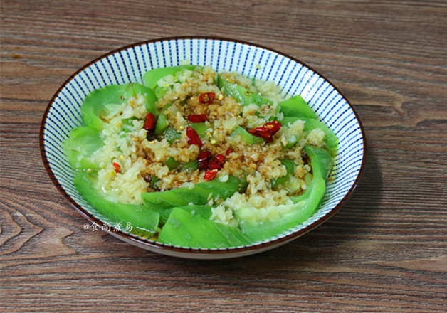 Steamed Loofah with Garlic recipe