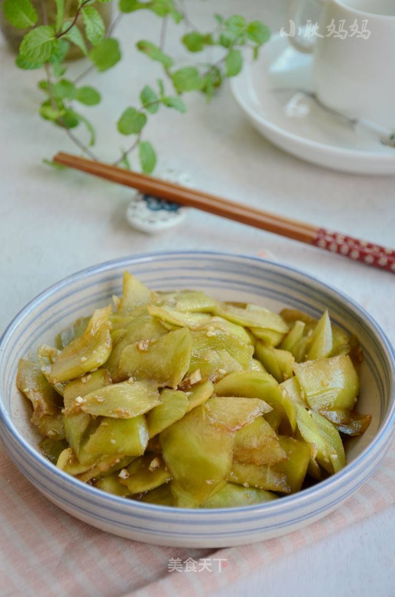Sweet and Sour Watermelon Peel recipe