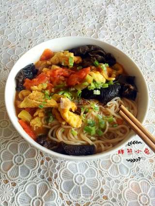 Egg Noodles with Tomato Fungus recipe