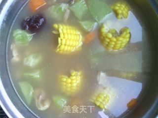 The Soup is Watery in The Bitter Summer-corn Lettuce Stewed Chicken Soup recipe