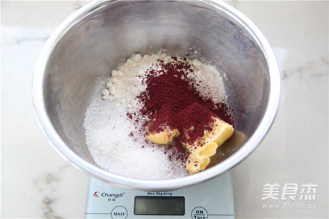 A Red Yeast Pastry Puff is The Most Pleasant in Autumn recipe