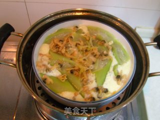 Steamed Egg with Clams and Loofah recipe