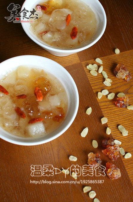 Red Pear and White Fungus Soup recipe