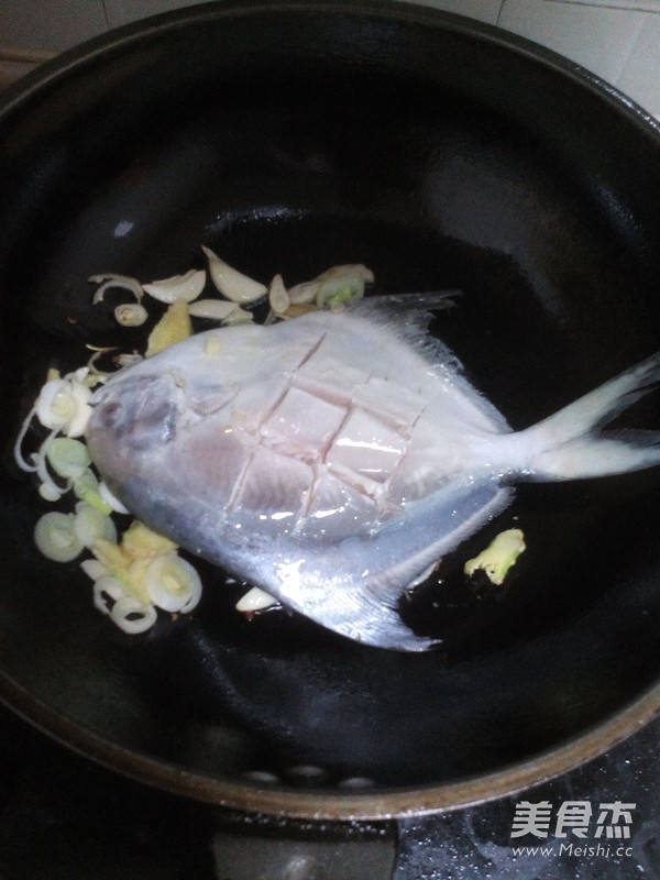 Homemade Braised Pomfret recipe