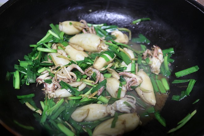 Stir-fried Sea Hare with Leek recipe