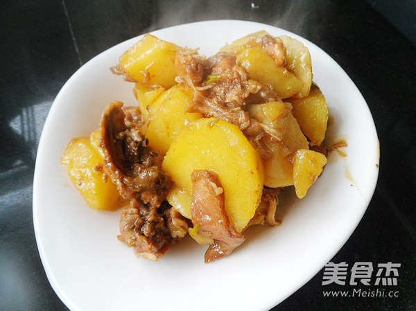 Roasted Rabbit Meat with Potatoes recipe