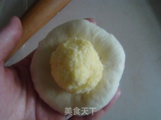 Coconut Chrysanthemum Bread recipe