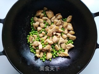 Stir-fried Chicken with Sweet Beans recipe