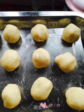 Mooncakes with Egg Yolk and Lotus Seed Paste recipe