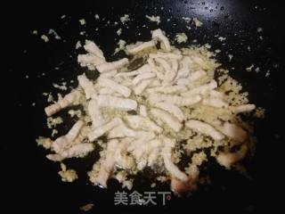 #团圆饭# Stir-fried Shredded Pork with Garlic recipe