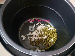 Mung Bean Lily Soup recipe