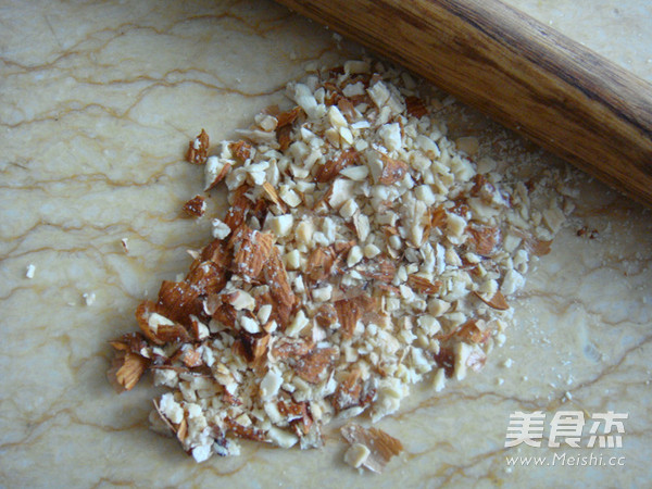 Glutinous Rice Ice Cream with Nuts and Blood recipe