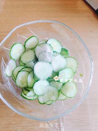 Japanese Cuisine: Octopus Foot Cucumber Refreshing Low Calorie Salad recipe