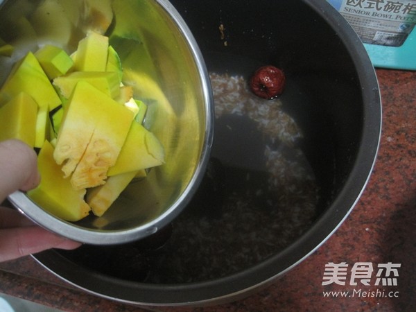 Guangdong Pumpkin Red Rice Porridge recipe