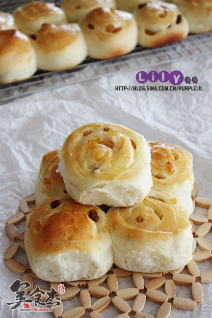 Grape Roll Bread recipe