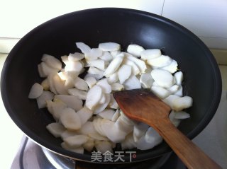 Stir-fried Fungus with Green Cabbage Heart recipe