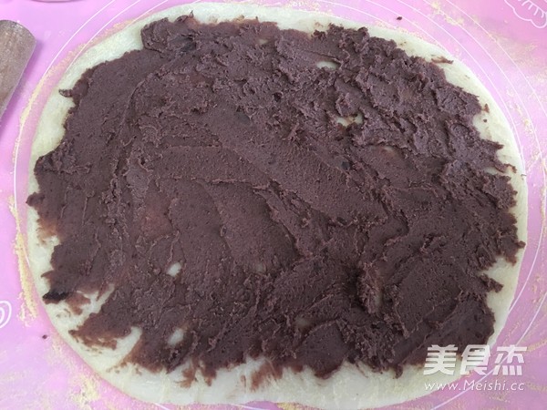 Bread Maker Version of Red Bean Paste Stuffed Donkey Rolling recipe