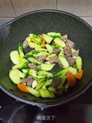 Stir-fried Beef with Cucumber recipe