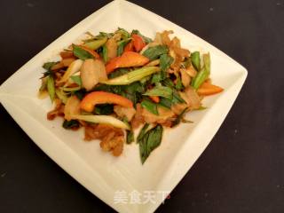 Stir-fried Pork Belly with Garlic Sprouts recipe