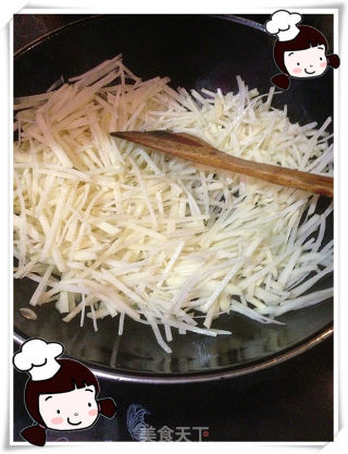 Xiancaoge Private Kitchen (vegetable Greenhouse)--spicy and Sour Sweet (three-flavor Potato Shreds) recipe