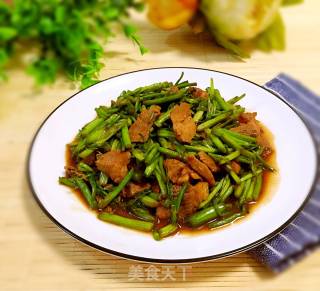 #春食野菜香# Celery Fried Pork Slices recipe