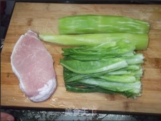 Stir-fried Shredded Pork with Lettuce recipe
