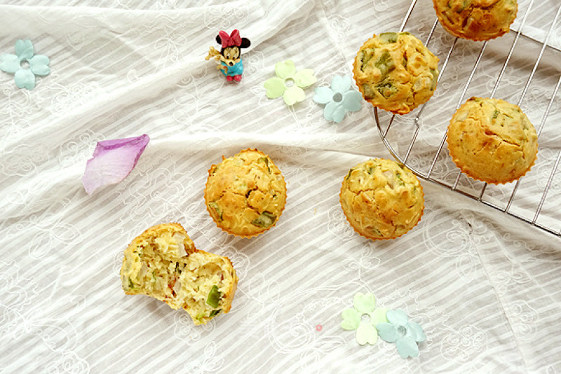 Roasted Sesame Instant Noodle Muffin