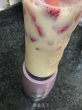 Strawberry Milkshake recipe