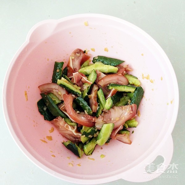 Garlic Patted Cucumber Cooked Meat recipe