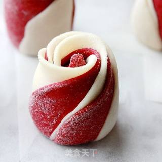 Food Blooms Like A Flower-----two-color Rose Steamed Buns recipe