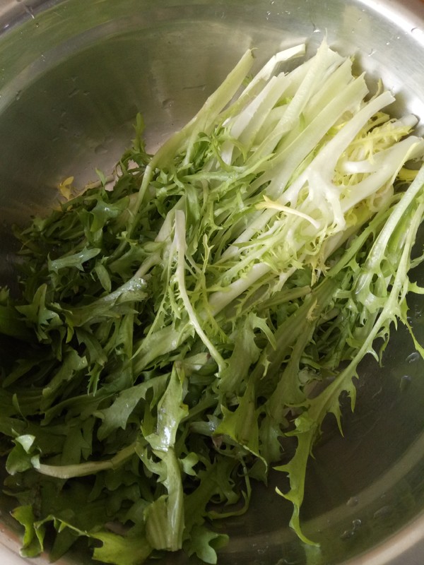 Mixed Vermicelli with Sesame Sauce and Bitter Chrysanthemum recipe