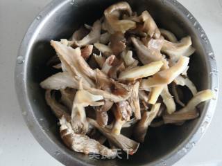 Stir-fried Oyster Mushroom with Double Pepper recipe