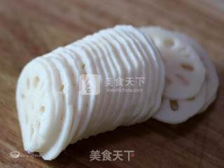 Winter Healthy Refreshing Dish---sour and Spicy Rouge Lotus Root Slices recipe
