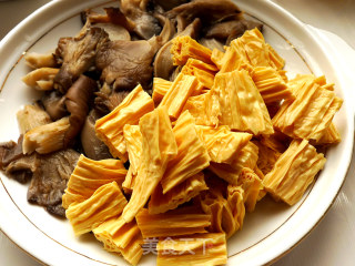 Mushroom and Yuba Stewed Vermicelli recipe